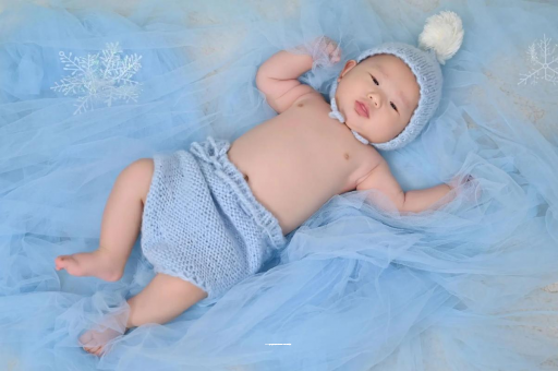 茌平宝宝睡迷糊了才肯吃奶 茌平宝宝睡迷糊了才肯吃奶